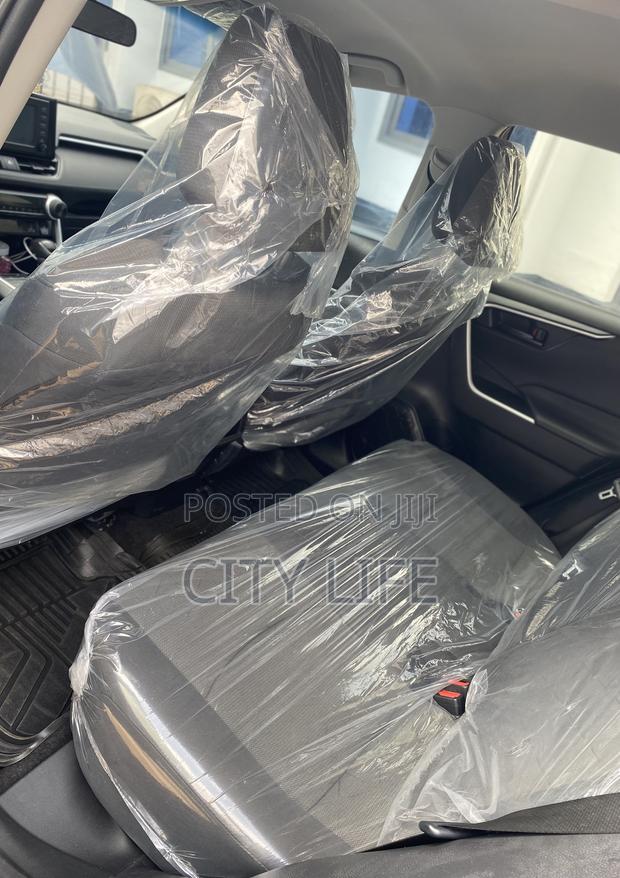 Toyota RAV4 LE 2022 Gray