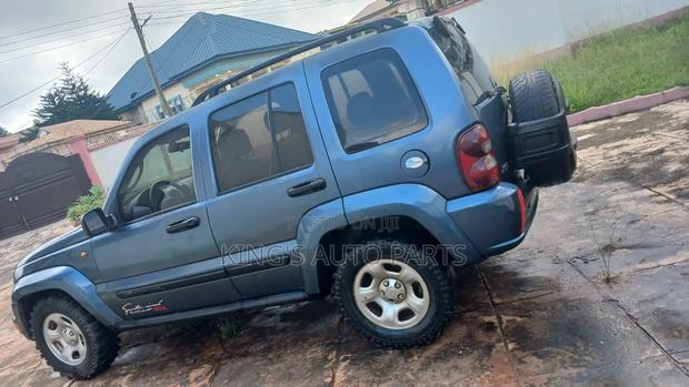 Jeep Grand Cherokee Laredo 4x4 2005 Blue