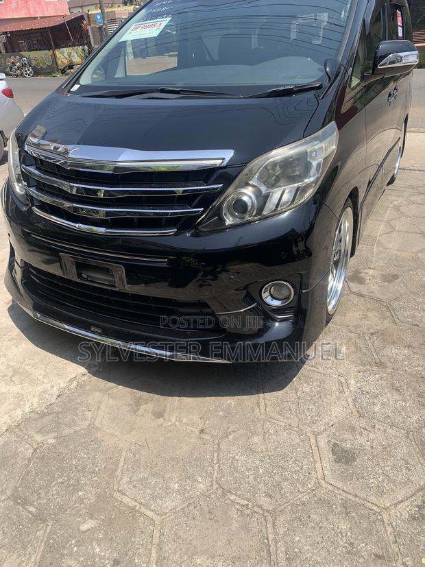 Toyota Alphard 2.4 Hybrid AWD 2013 Black