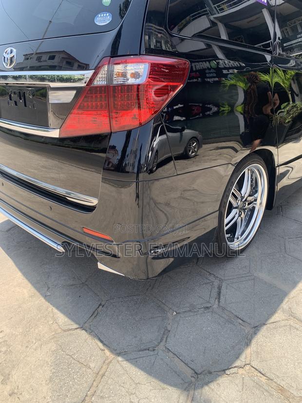Toyota Alphard 2.4 Hybrid AWD 2013 Black