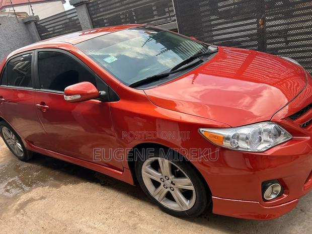Toyota Corolla 2013 Orange