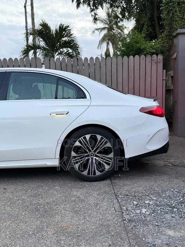 Mercedes-Benz E350 2025 White