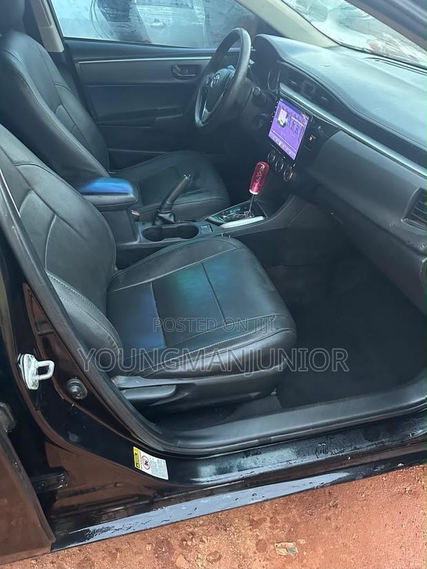 Toyota Corolla LE 4dr Sedan (1.8L 4cyl CVT) 2014 Black