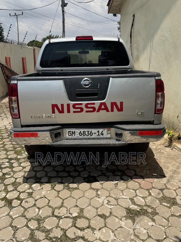 Nissan Navara 2014 Gray