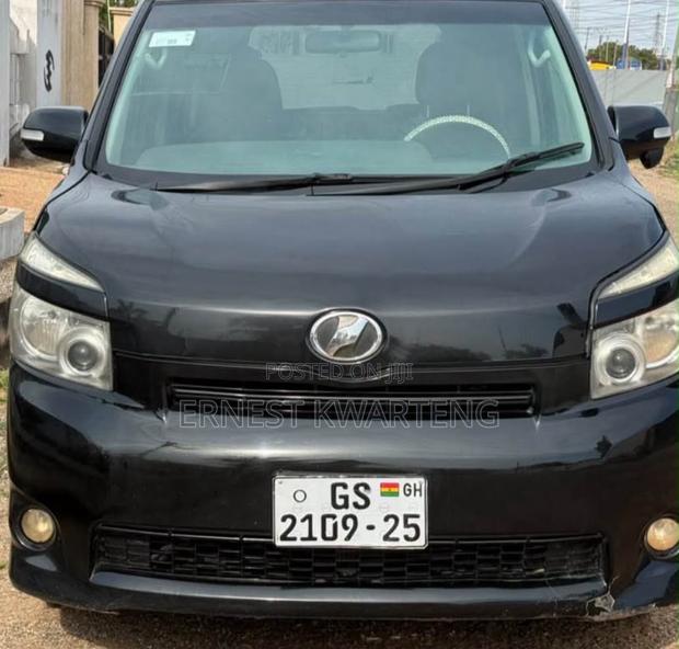 Toyota Voxy 2011 Black