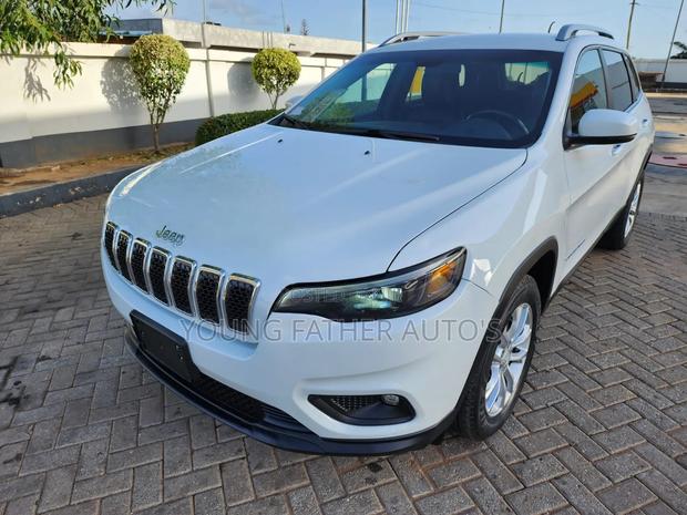 Jeep Cherokee Latitude Plus FWD 2019 White
