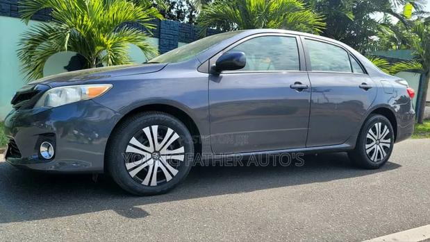 Toyota Corolla LE Special Edition 4dr Sedan (1.8L 4cyl 4A) 2013 Gray