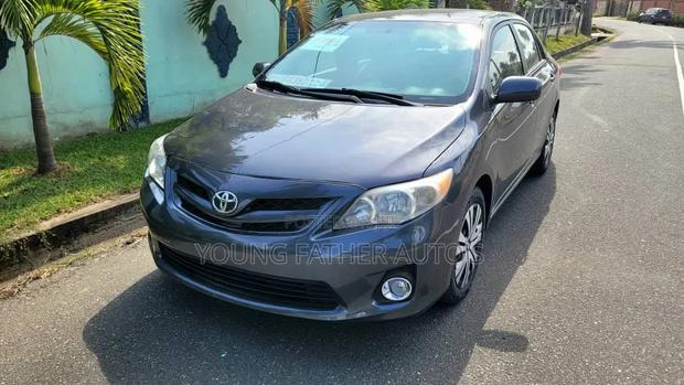 Toyota Corolla LE Special Edition 4dr Sedan (1.8L 4cyl 4A) 2013 Gray