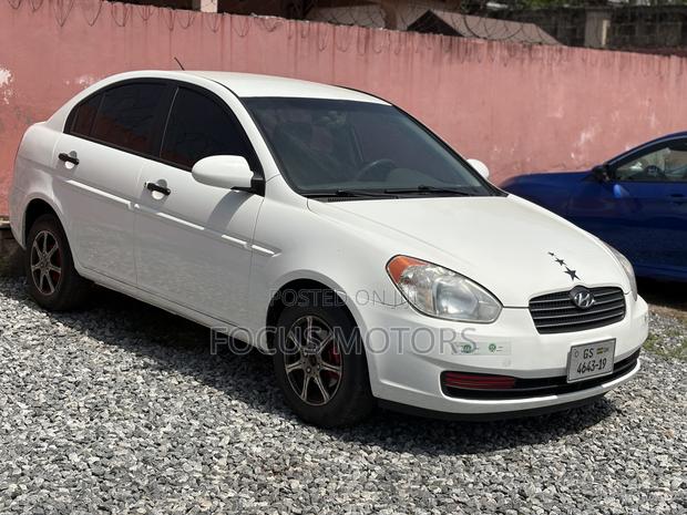 Hyundai Accent SE Automatic 2010 White