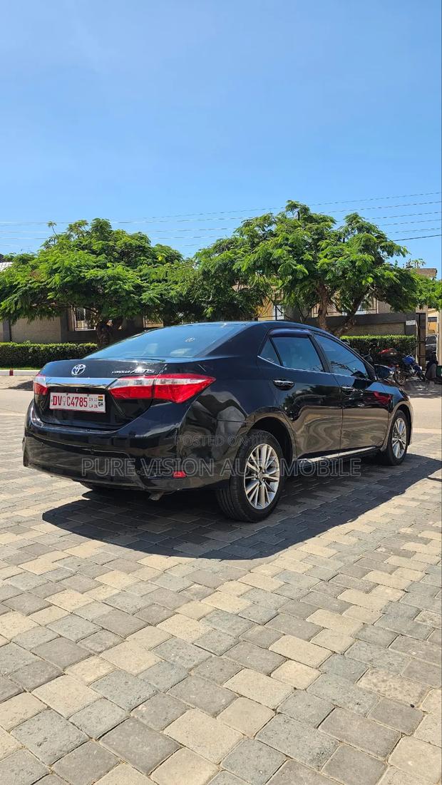 Toyota Corolla Altis 2016 Black