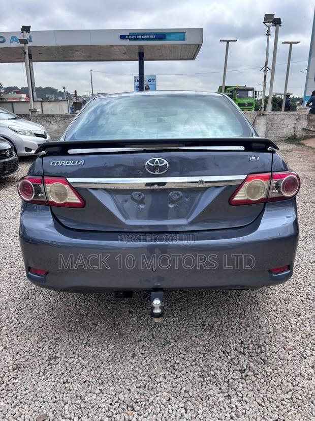 Toyota Corolla L 4dr Sedan (1.8L 4cyl 5M) 2013 Gray