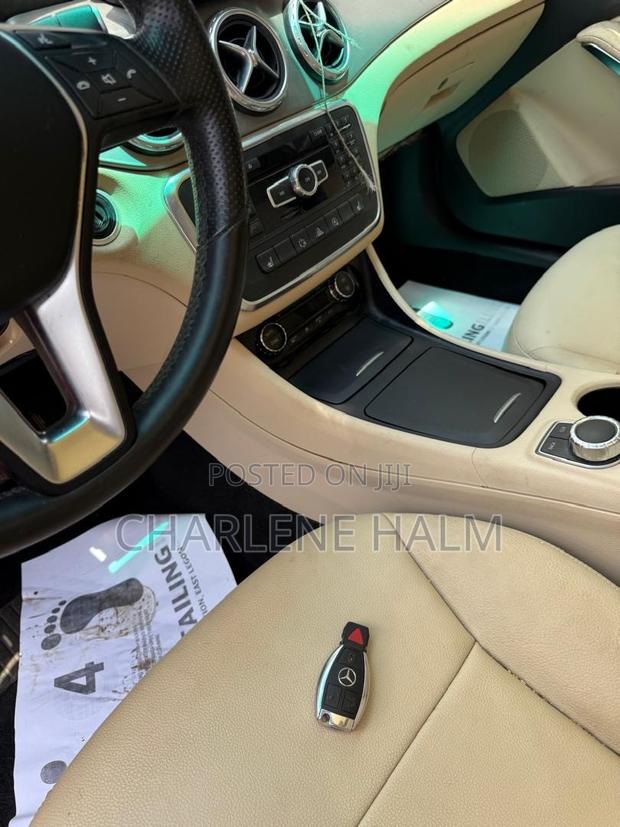 Mercedes-Benz GLA 250 2018 Red