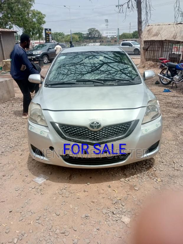 Toyota Belta 2010 Gray