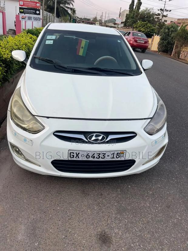 Hyundai Accent SE Automatic 2011 White