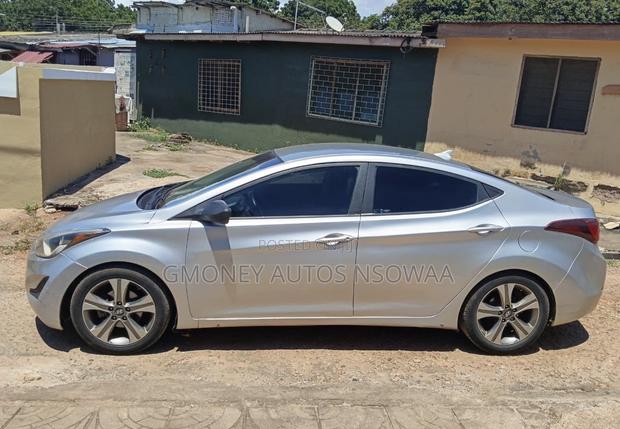 Hyundai Elantra Limited 4dr Sedan (1.8L 4cyl 6A) 2014 Silver