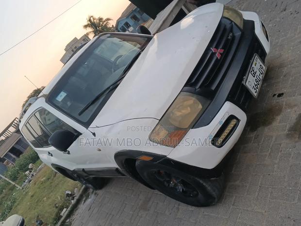 Mitsubishi Pajero 2008 White
