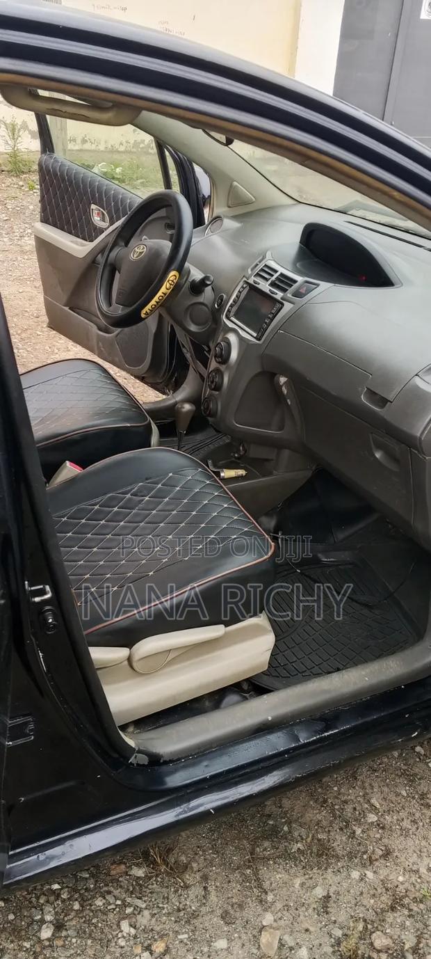 Toyota Vitz 1.0 FWD 3dr 2010 Black