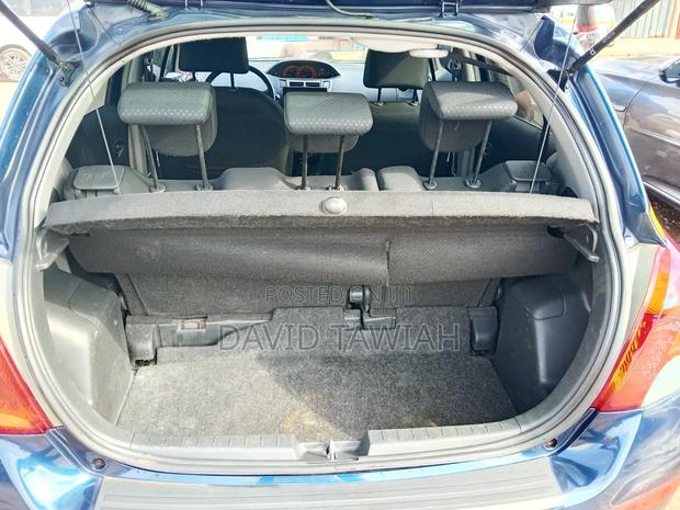 Toyota Yaris L Hatchback 5dr 2012 Blue