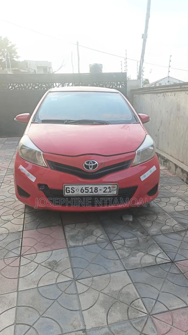 Toyota Vitz 2013 Red