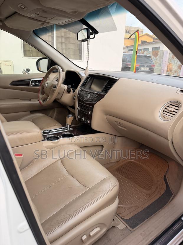 Nissan Pathfinder 2014 White