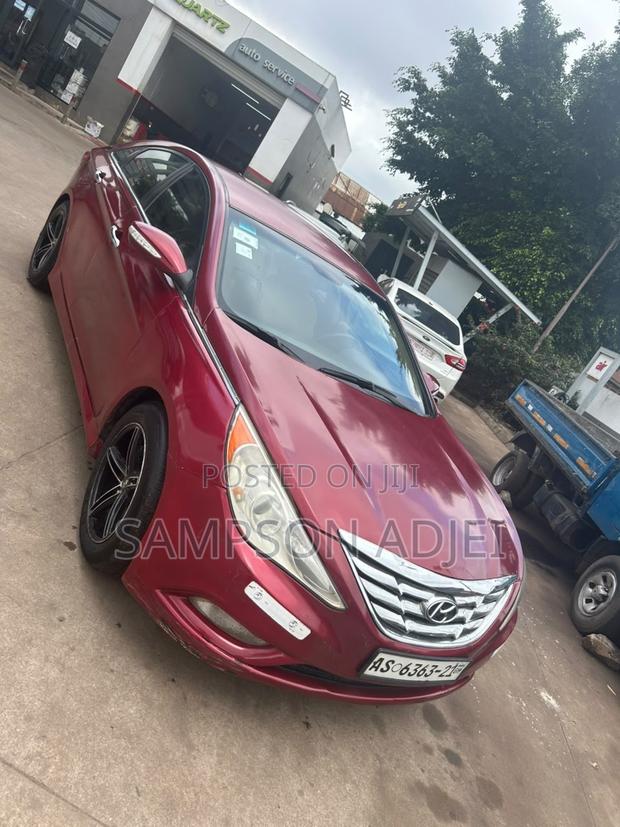 Hyundai Sonata 2012 Red