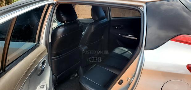 Toyota Yaris L Hatchback 5dr 2016 Silver