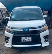 Toyota Voxy 2016 White for sale