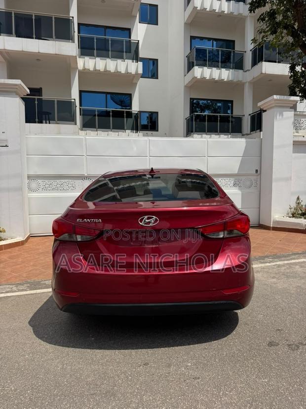 Hyundai Elantra 2016 Red