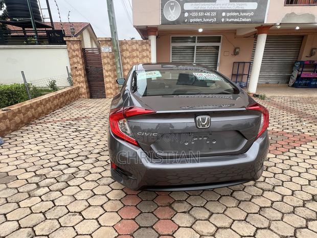 Honda Civic LX 4dr Sedan (2.0L 4cyl) 2017 Gray
