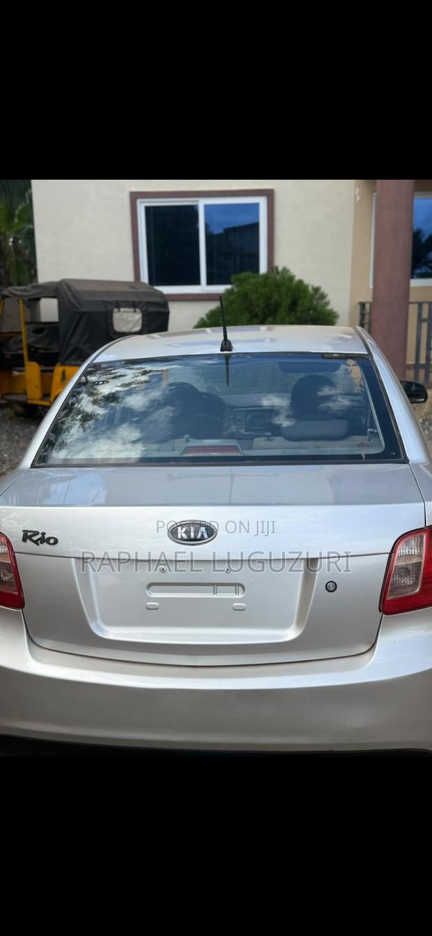 Kia Rio LX 4dr Sedan (1.6L 4cyl 4A) 2010 Silver