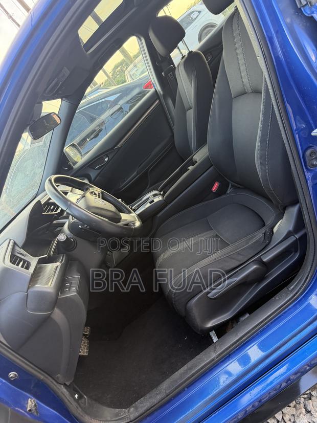 Honda Civic EX 4dr Hatchback (1.5L 4cyl) 2017 Blue