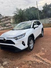 Toyota RAV4 XLE Premium 2021 White for sale