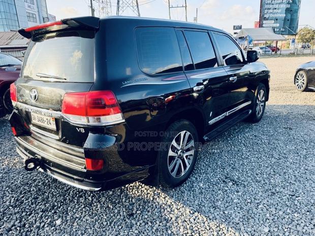 Toyota Land Cruiser 4.6 V8 GX-R 2013 Black