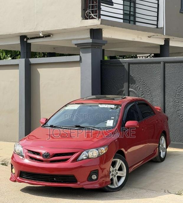 Toyota Corolla 2013 Red