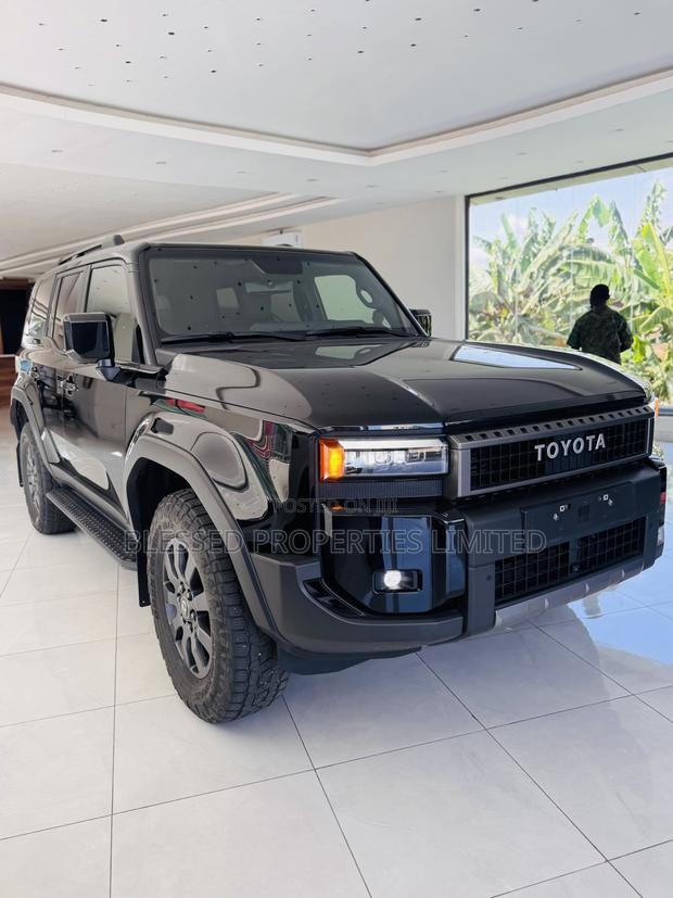 Toyota Land Cruiser Prado 2.4 Petrol 2025 Black