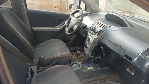 Toyota Vitz 2009 Black