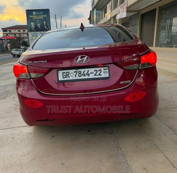 Hyundai Elantra 2013 Red