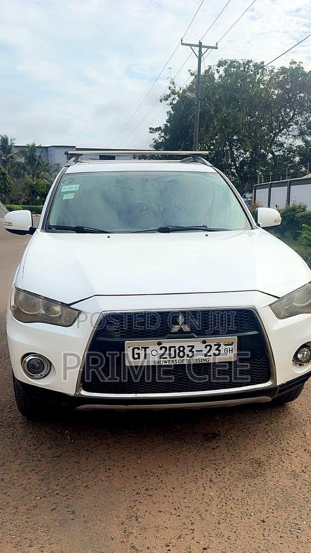 Mitsubishi Outlander 2013 White