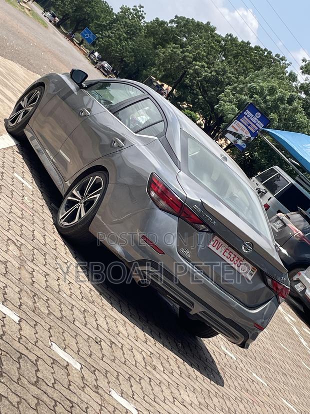 Nissan Sentra 2021 Gray