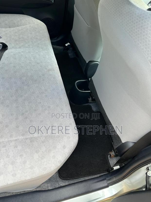 Toyota Vitz 1.0 FWD 3dr 2013 Silver