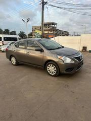 Nissan Versa 1.6 SV 2017 Gray for sale