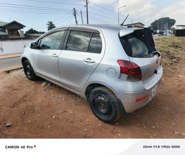 Toyota Yaris 2010 Silver