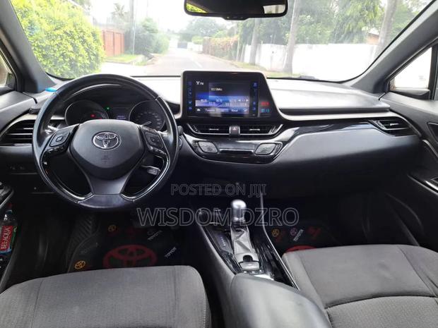 Toyota C-HR 2017 Gray