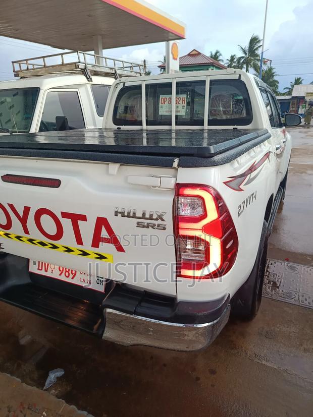 Toyota Hilux 2023 White