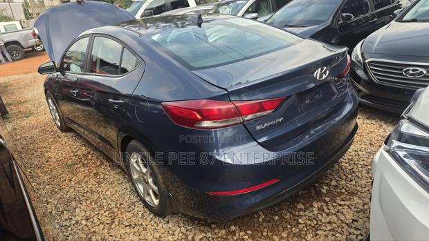 Hyundai Elantra Limited 2018 Blue