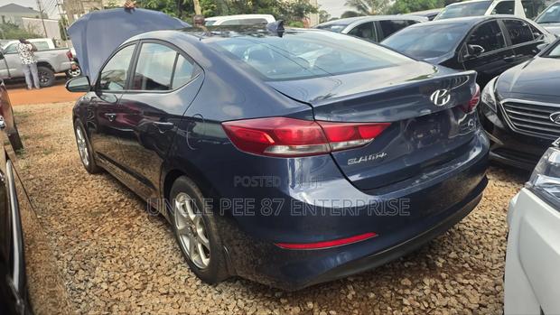 Hyundai Elantra Limited 2018 Blue