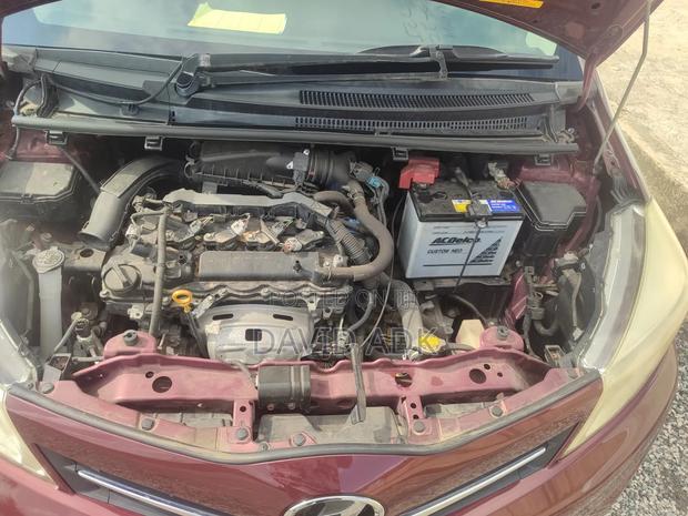Toyota Vitz 2012 Brown