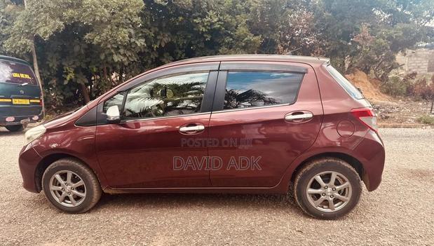 Toyota Vitz 2012 Brown