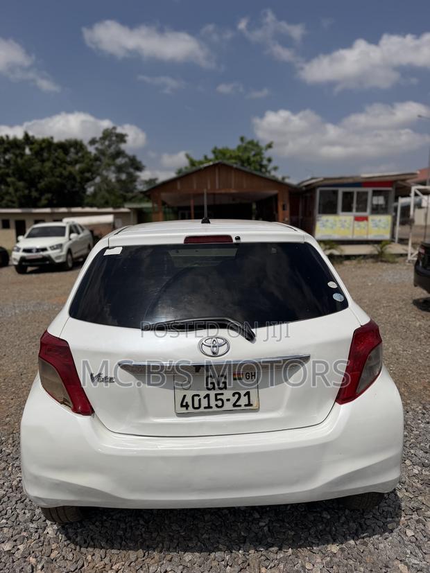 Toyota Vitz 2012 White