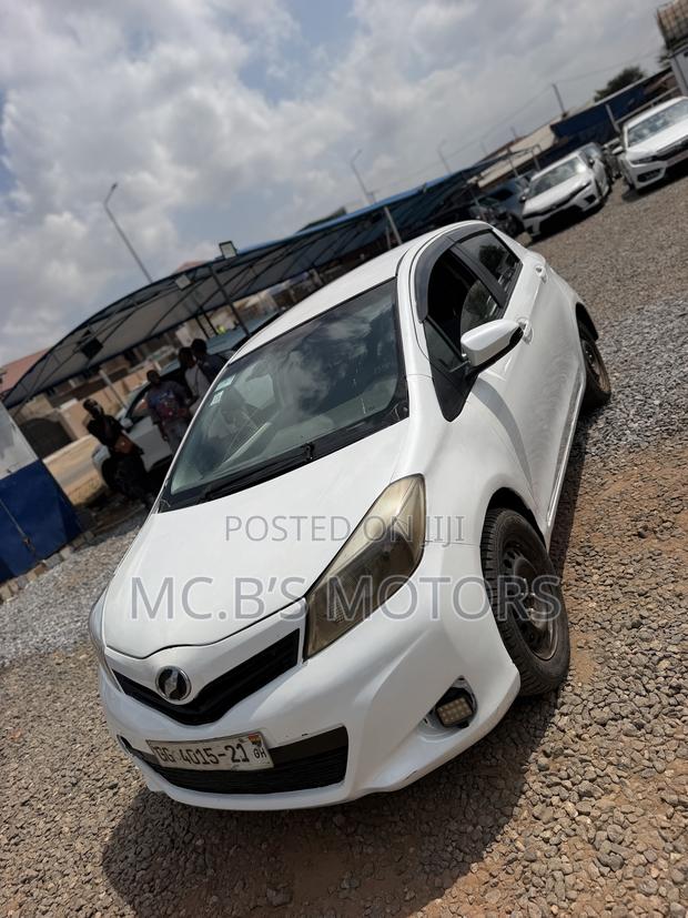 Toyota Vitz 2012 White